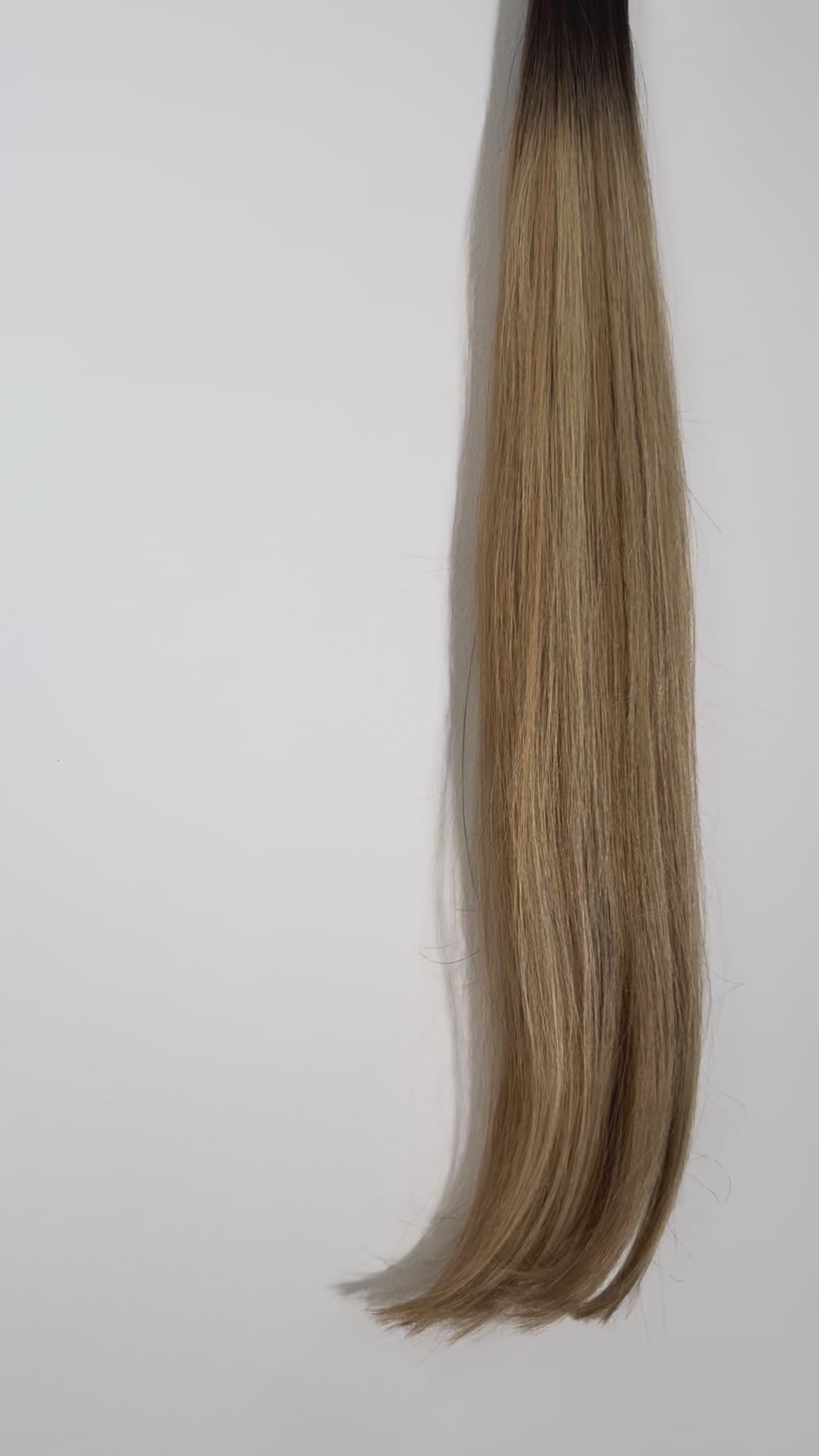 Charger la vidéo : MACHINE WEFT - REMY HAIR